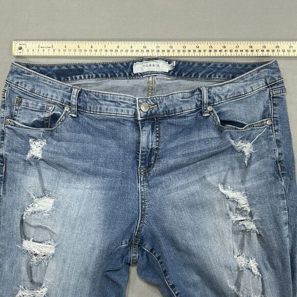 Torrid Jeans Women's 20 Blue Denim Distressed Stretch Raw Hem Measures 39x26 - Picture 3 of 14